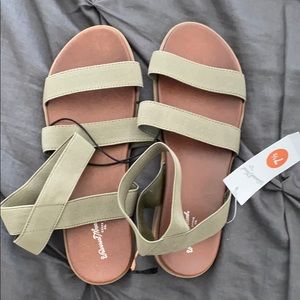 NWT UNIVERSAL THREAD Olive Summer Slip Ons